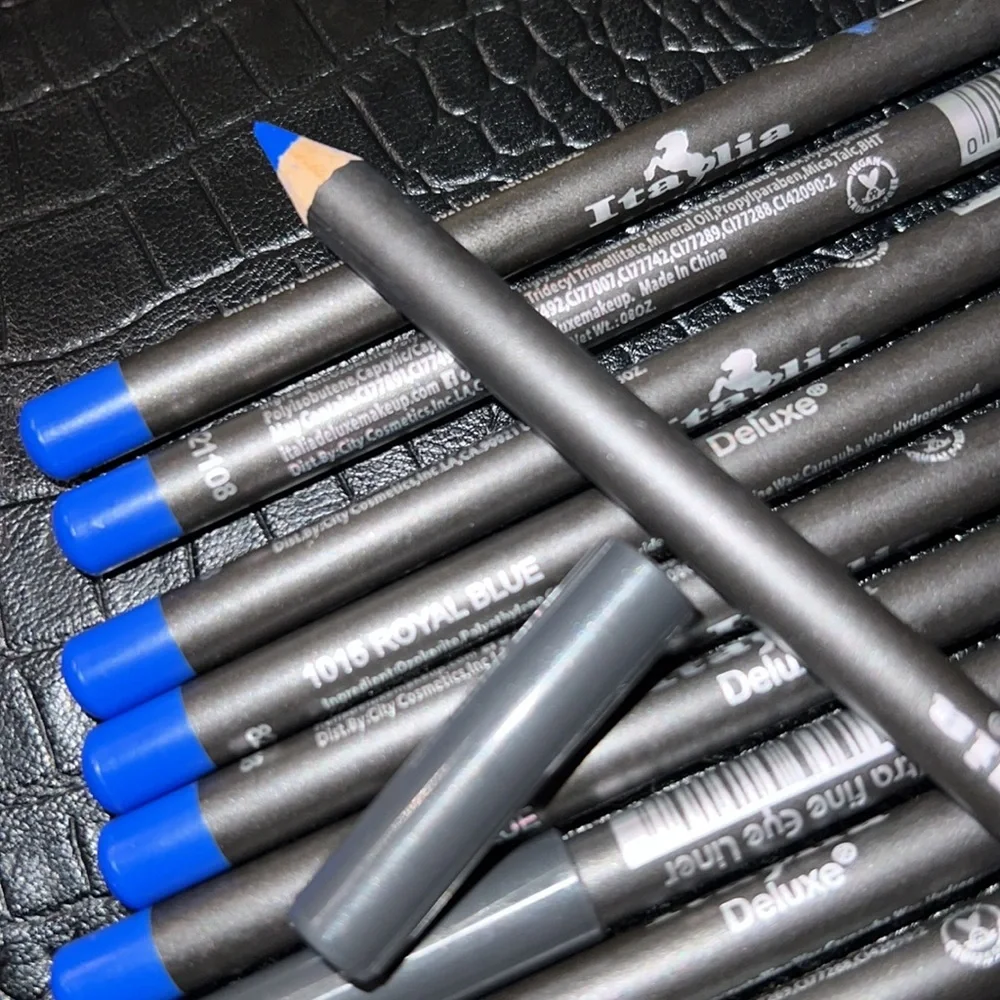 Italia ultraFine‎ Eyeliner